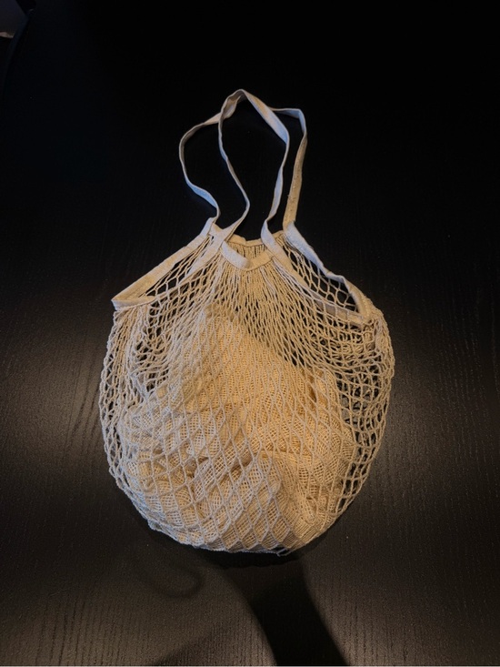 Handbags - Cotton Mesh Market Tote Bag in Natural woth individual draw string bags